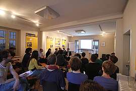 Veranstaltung für Hausgruppen (hier im April 2013 im Bildungs-und Kompetenzzentrum HausHalten